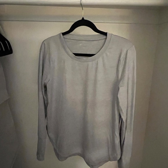 Athleta Light Grey base layer | Size Petite Med - Picture 4 of 4